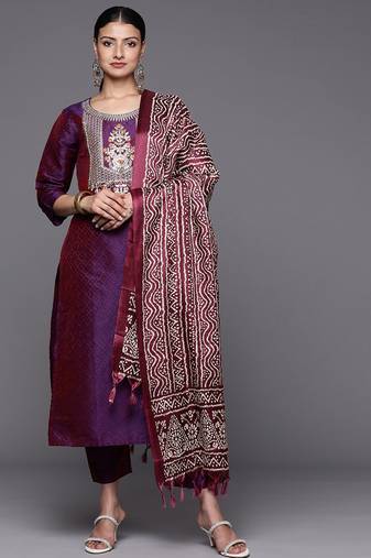 Floral Embroidered Gotta Patti Kurta with Trousers & With Dupatta