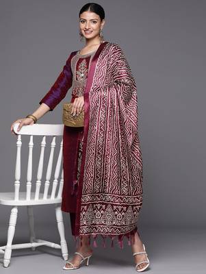 Floral Embroidered Gotta Patti Kurta with Trousers & With Dupatta 7