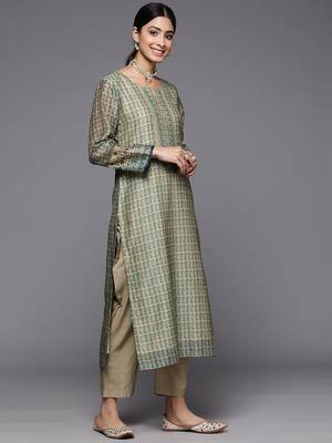Ethnic Motifs Printed Chanderi Silk Kurta With Trousers & With Dupatta 6