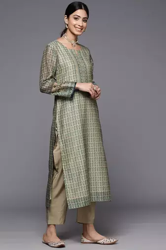 Ethnic Motifs Printed Chanderi Silk Kurta With Trousers & With Dupatta