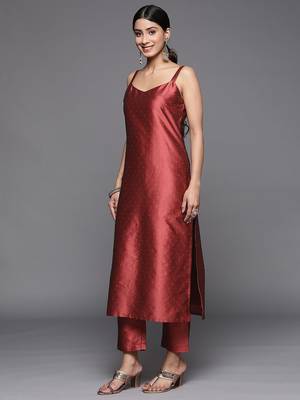 Women Sweetheart Neck Kurta With Trousers & Dupatta 6