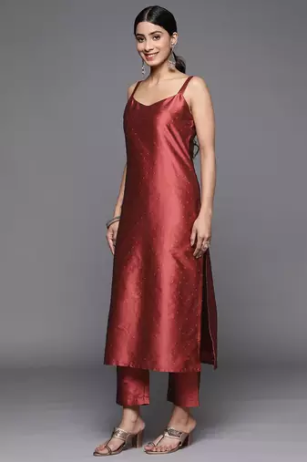 Women Sweetheart Neck Kurta With Trousers & Dupatta