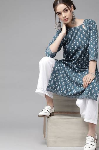 Women Blue Ethnic Motifs Printed Kurta with Trousers