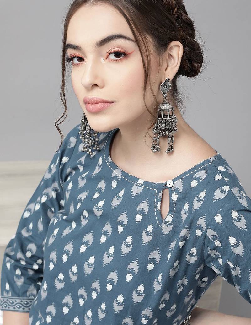 Women Blue Ethnic Motifs Printed Kurta with Trousers