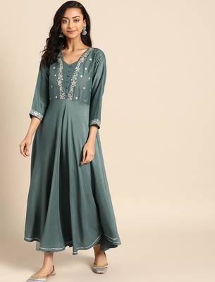 Women Teal Green Embroidered Kurta with Trousers 1