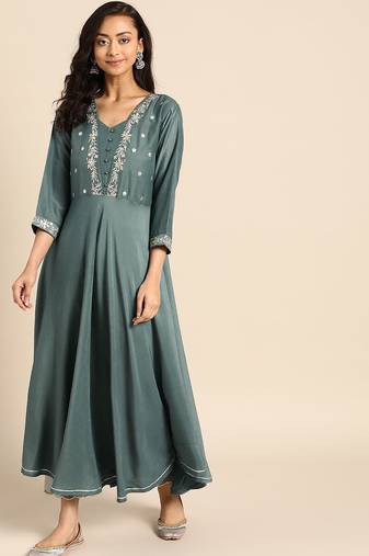 Women Teal Green Embroidered Kurta with Trousers