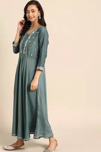 Women Teal Green Embroidered Kurta with Trousers