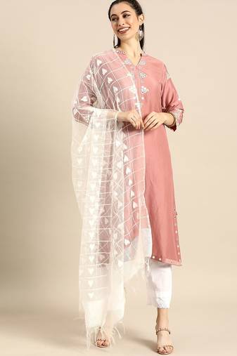 Women Rose & White Embroidered Kurta Set