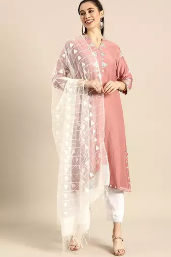 Women Rose & White Embroidered Kurta Set