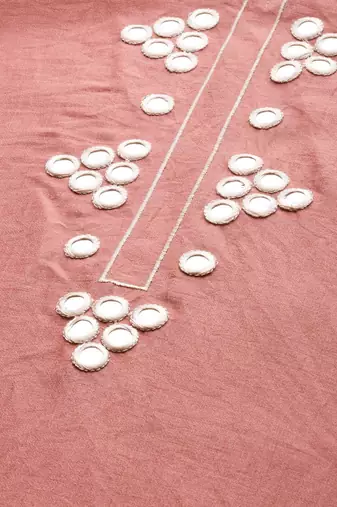 Women Rose & White Embroidered Kurta Set