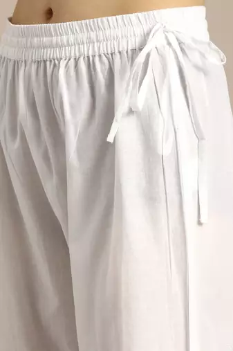Women Rose & White Embroidered Kurta Set