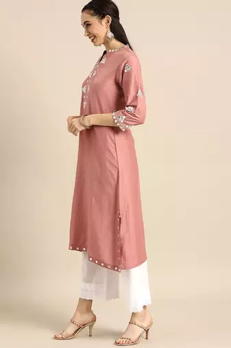 Women Rose & White Embroidered Kurta Set