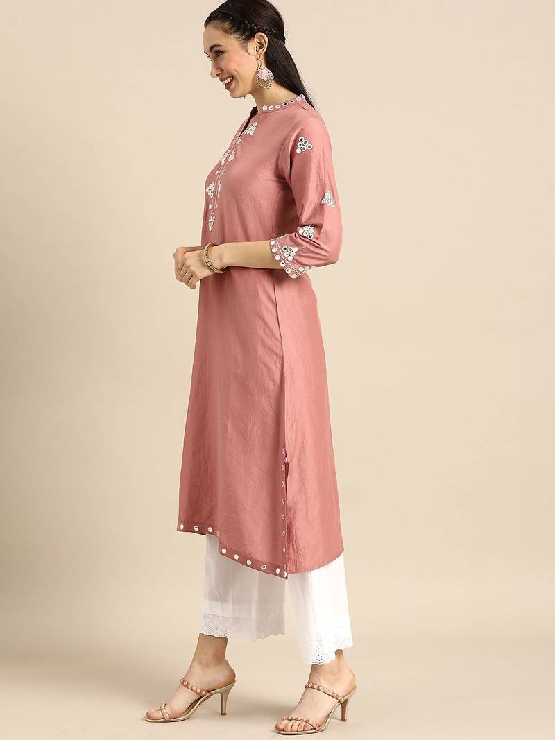 Women Rose & White Embroidered Kurta Set
