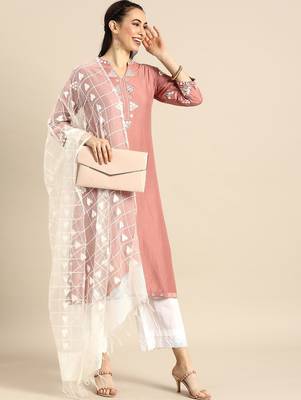 Women Rose & White Embroidered Kurta Set 7
