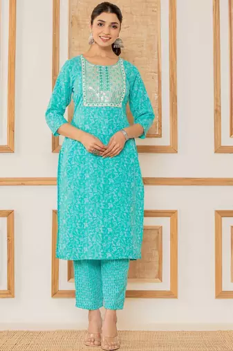 Women Floral Printed Regular Thread Work Kurta with Trousers & With Dupatta