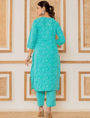 Women Floral Printed Regular Thread Work Kurta with Trousers & With Dupatta 5