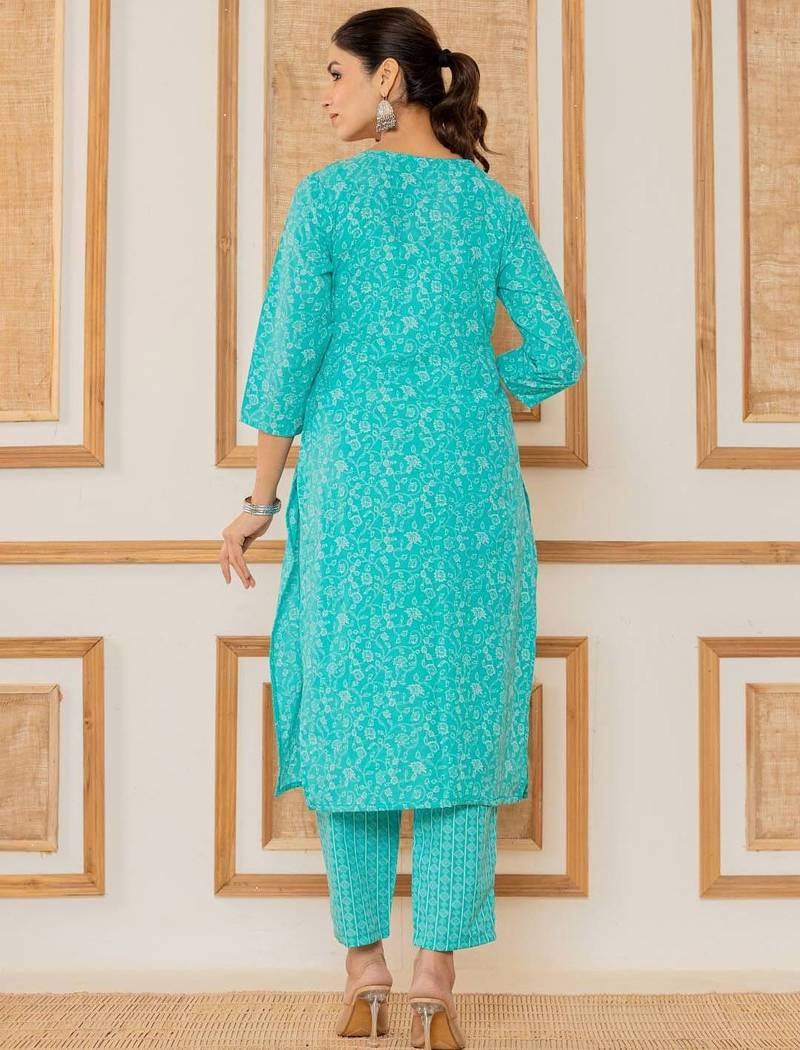 Women Floral Printed Regular Thread Work Kurta with Trousers & With Dupatta