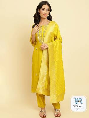 Floral Embroidered Regular Kurta with Trousers & Dupatta 1