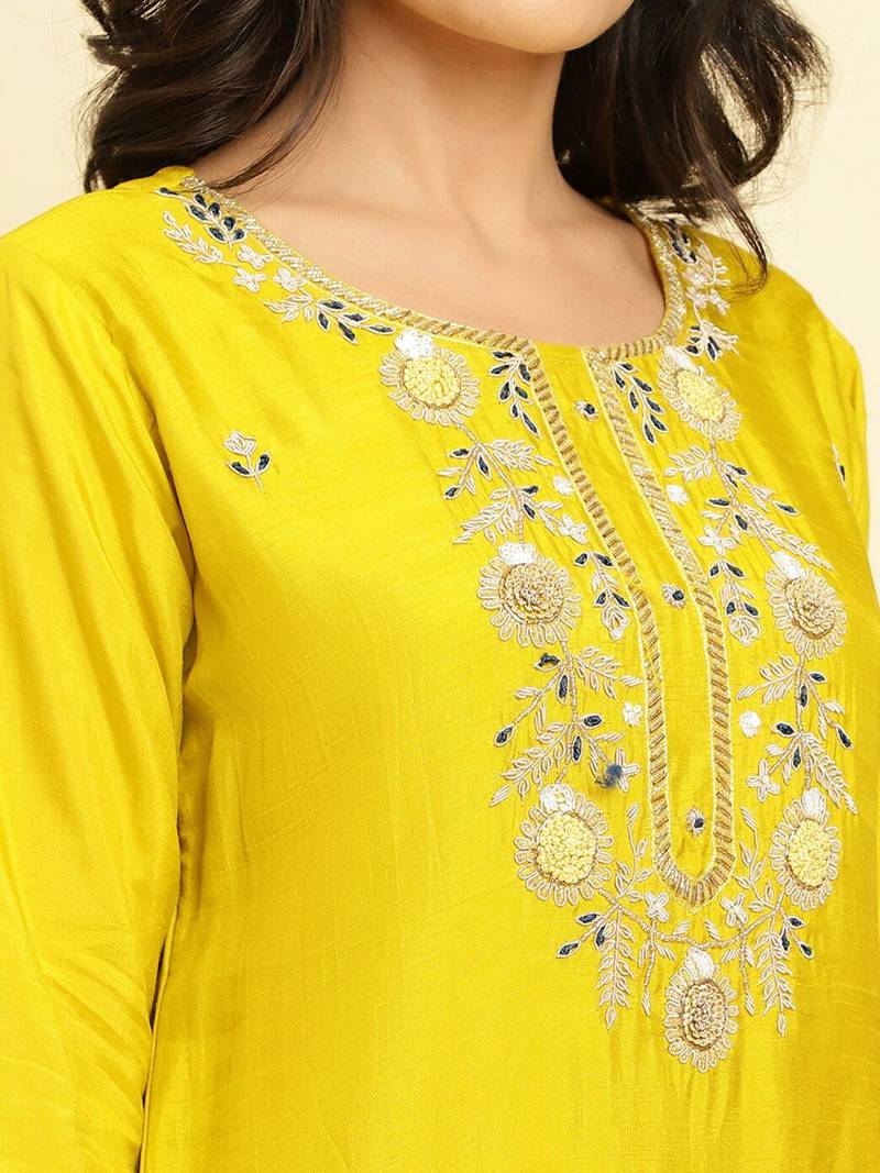 Floral Embroidered Regular Kurta with Trousers & Dupatta