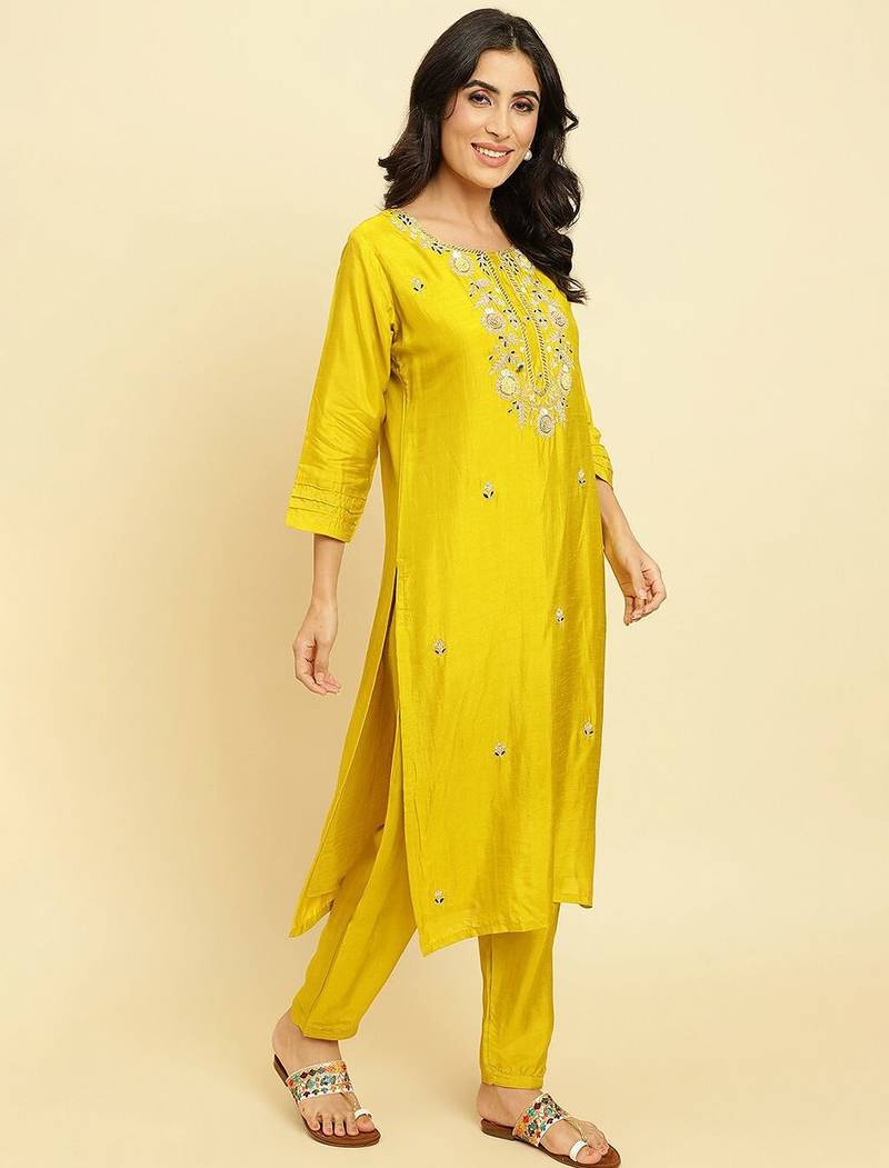 Floral Embroidered Regular Kurta with Trousers & Dupatta