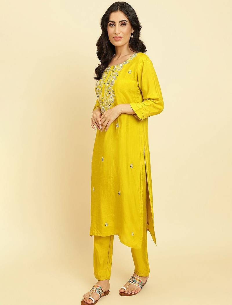Floral Embroidered Regular Kurta with Trousers & Dupatta