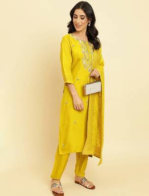 Floral Embroidered Regular Kurta with Trousers & Dupatta 7
