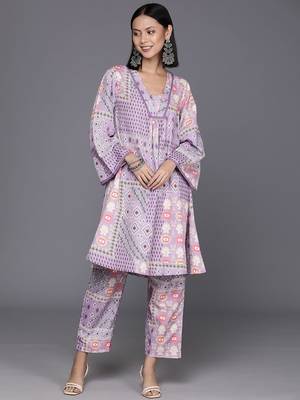 Ethnic Motifs Printed Regular Kurta with Trousers 1