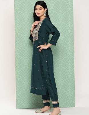 Women Floral Yoke Design Regular Kurta with Trousers & With Dupatta 3