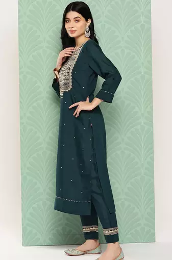 Women Floral Yoke Design Regular Kurta with Trousers & With Dupatta
