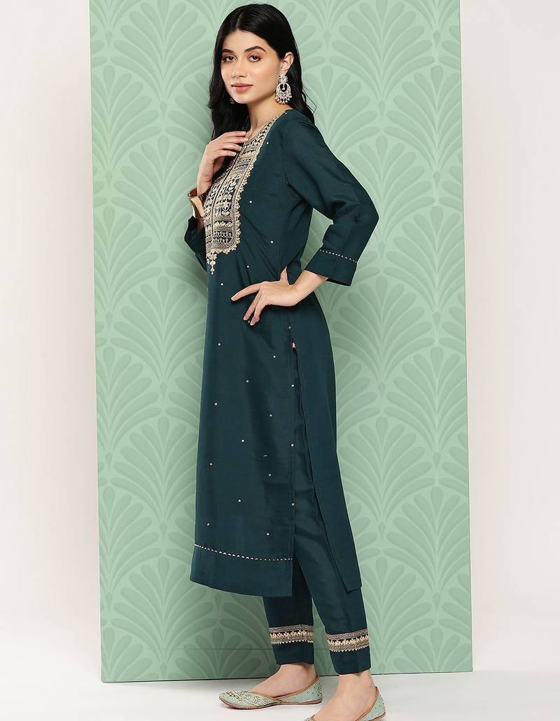 Women Floral Yoke Design Regular Kurta with Trousers & With Dupatta