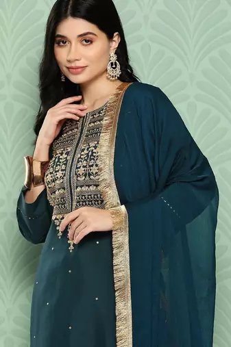 Women Floral Yoke Design Regular Kurta with Trousers & With Dupatta