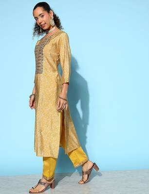 Women Mustard Yellow Ethnic Motifs Embroidered Sequinned Kurta Set 3