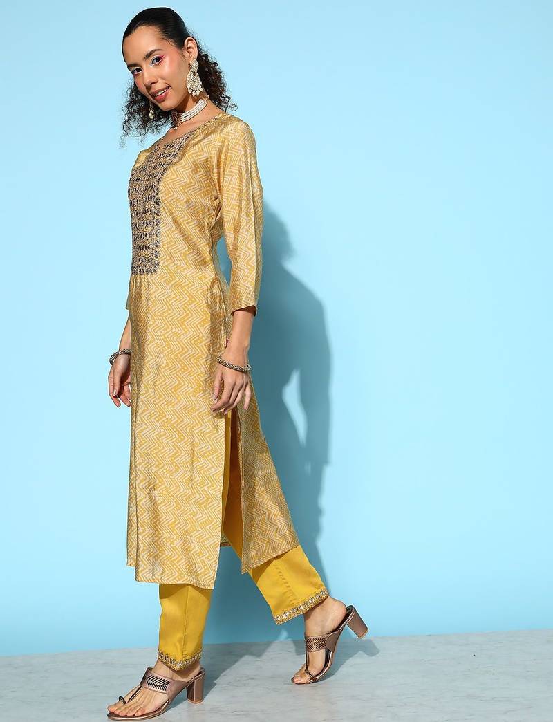 Women Mustard Yellow Ethnic Motifs Embroidered Sequinned Kurta Set