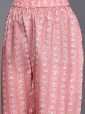 Women Pink & Off-White Floral Printed Kurta with Trousers 3