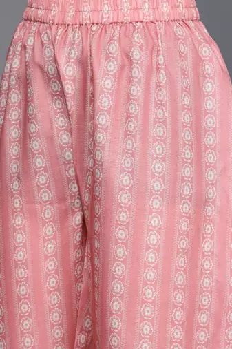 Women Pink & Off-White Floral Printed Kurta with Trousers