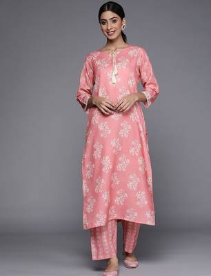 Women Pink & Off-White Floral Printed Kurta with Trousers 4