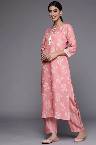 Women Pink & Off-White Floral Printed Kurta with Trousers