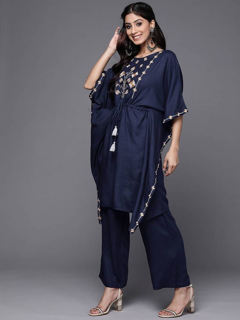 Women Navy Blue Yoke Design Thread Work Pure Cotton Kurta with Trousers