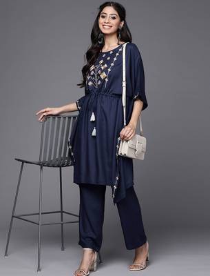 Women Navy Blue Yoke Design Thread Work Pure Cotton Kurta with Trousers 6