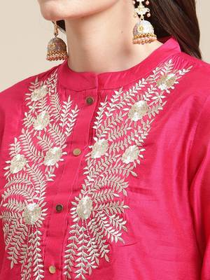 Women Magenta Floral Chanderi Silk Kurta with Trousers & With Dupatta 2