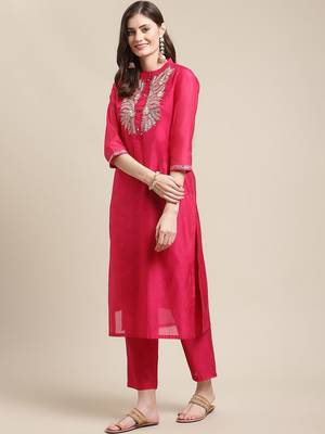 Women Magenta Floral Chanderi Silk Kurta with Trousers & With Dupatta 5