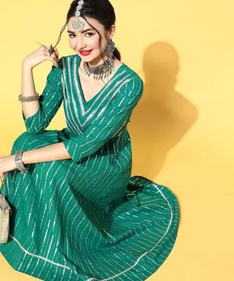 Women Green & Silver Striped Gotta Patti Kurta Set 2