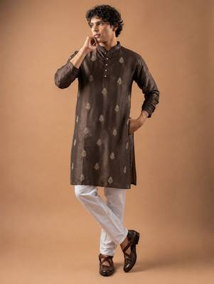 Smart heavy emnroidered viscose silk graceful kurta payjama 1