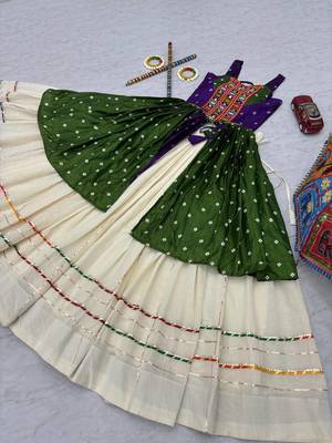 Green Color Bandhej Print Gamathi and Real Mirror Work Silk Blend Navratri Lahenga Choli 5