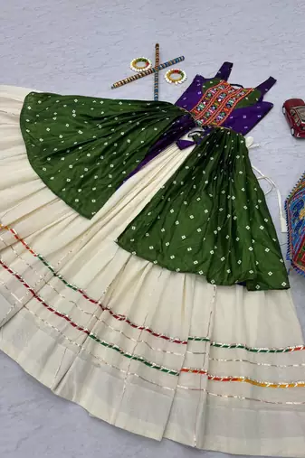 Green Color Bandhej Print Gamathi and Real Mirror Work Silk Blend Navratri Lahenga Choli
