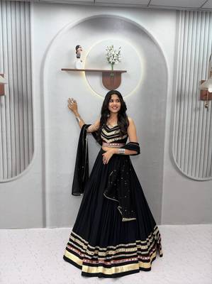 Black Heavy gamthi work & miror lace Cotton Navratri Lahenga Choli Set 3