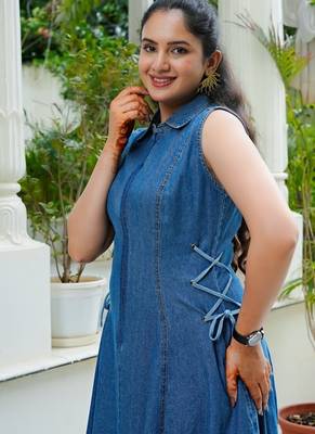 Denim side tie ups midi dress 5