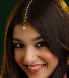 Brown stone pearl maang tikka