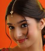 White pink stone pearl maang tikka