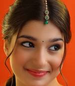 Green kundan floral teardrop maang tikka